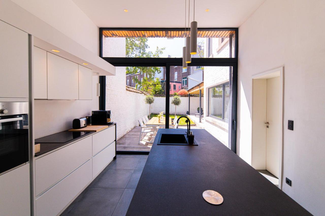 Garden Guillemins Station Apartment *